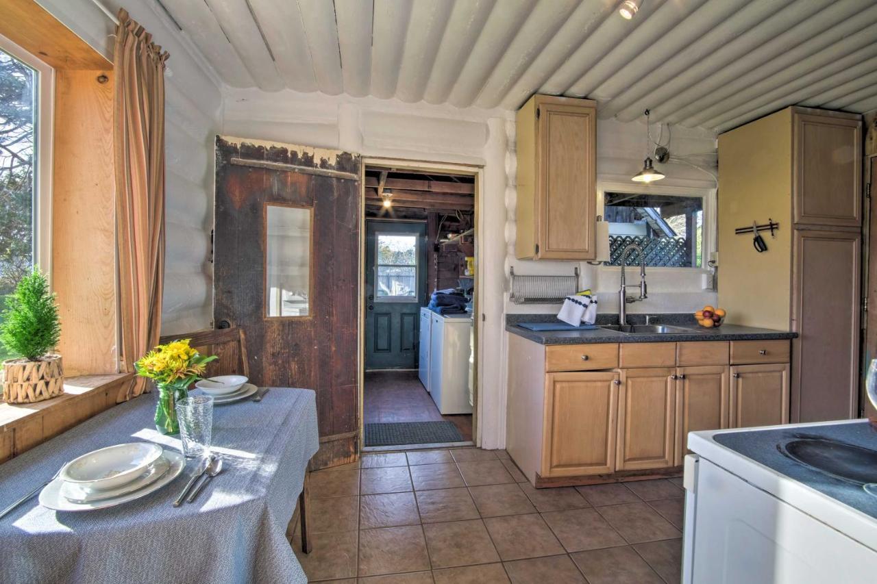 Unique Dog-Friendly Log Cabin Short Walk To Ocean Crescent City Exterior photo