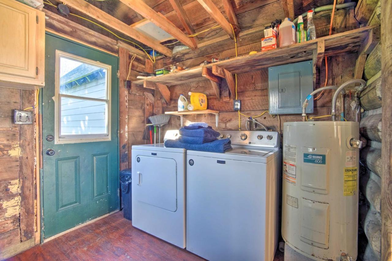 Unique Dog-Friendly Log Cabin Short Walk To Ocean Crescent City Exterior photo